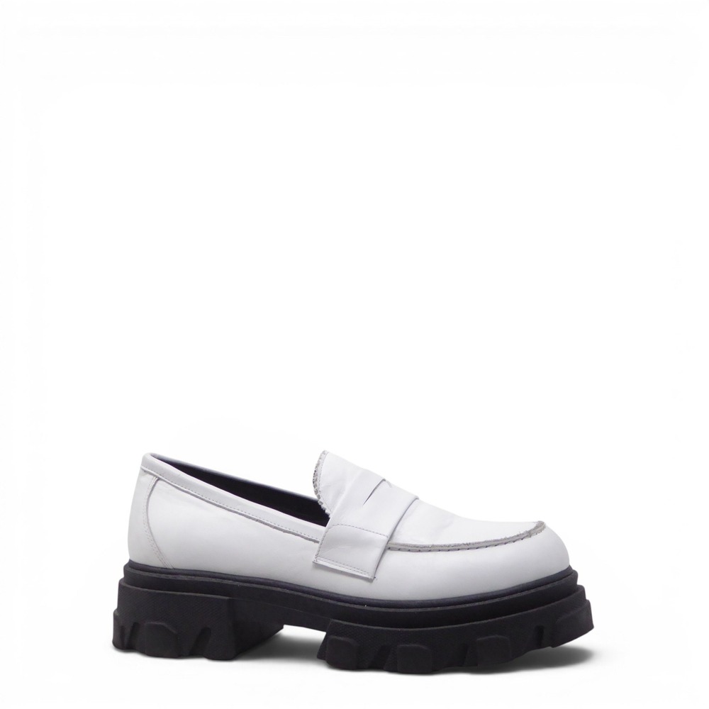 Silent D Coralie Womens Loafers White Leather Lug Sole Platform Size 40 / 9